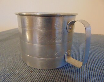 Vintage 2 Cup Measuring Cup With Handle, Aluminum, 1960's -Vintage Measuring Cup -1960's Measuring Cup-2 Cup Measuring Cup-Farmhouse Kitchen