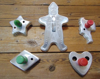 Vintage 1950's Aluminum Christmas Cookie Cutters,4 With Wooden Painted Handles, Star, Santa, Gingerbread Man, Set Of 5 - Xmas Cookie Cutters