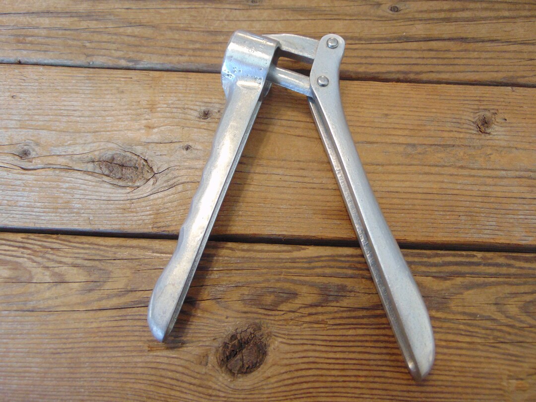 Vintage Brevettato Made in Italy Garlic Press, Cast Aluminum, 1960's