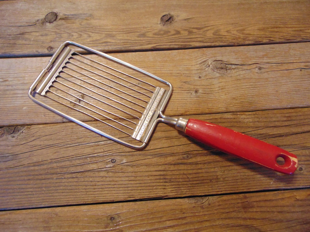 Vintage Ecko Tomato Slicer Wth Red Wooden Handle, 1950's vintage Tomato