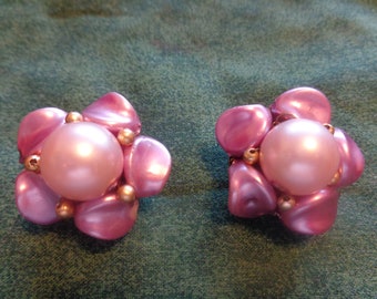 Vintage Faux Pink Pearl & Gold Seed Bead Flower Cluster Earrings, Clip-Ons,Made In Hong Kong,1950's -Vintage Pearl Earrings -Costume Jewelry