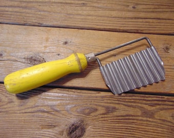 Vintage Vegetable/Potato Slicer With Yellow Chippy Painted Wooden Handle,Stainless, Crinkle Cut Style,1940's-Vintage Potato Slicer-Farmhouse