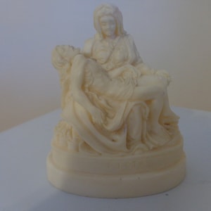 Vintage 1960&#39;s Carved Resin &quot;Pieta&quot; Religious Figurine/Statue - Vintage Pieta -Vintage Virgin Mary Statue -Vintage Jesus Statue - Pieta