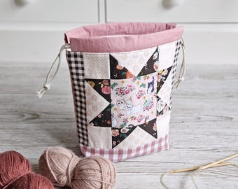Medium Quilted Project Bag – Patchwork Drawstring Pouch for Knitting & Crochet – Handmade Cat Floral Project Bag – Toiletries bag