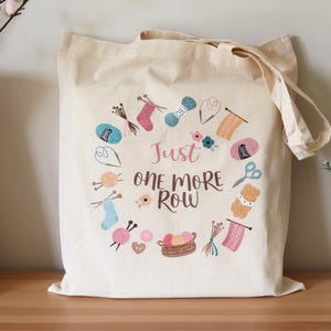 Illustrierte umweltfreundliche Baumwolltasche mit langem Henkel - Stricken und Garn, niedliche Illustrationen - Geschenk für eine Strickerin