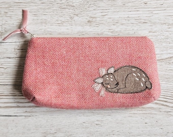 Sleepy Fawn Tweed Zipper Pouch – Handmade Appliqué Deer Purse – Autumn Wool Pouch for Makeup, Crochet or Notions - Pencil Case