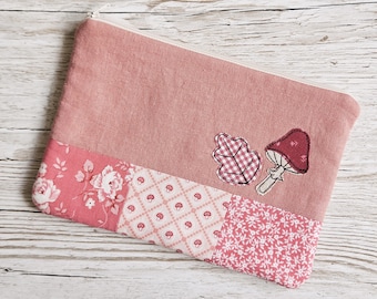 Pink Mushroom Notions Pouch – Handmade Patchwork Zipper Bag – Sewing Knitting Crochet Project Pouch – Cottagecore Gift