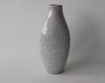 White Karlsruhe Majolika vase designed by Friedgard Glatzle between 1956 - 1962