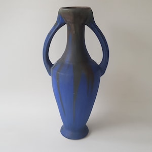 Large Gilbert Méténier studio vase from the 1920s or 1930s.