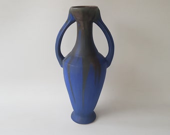 Large Gilbert Méténier studio vase from the 1920s or 1930s.