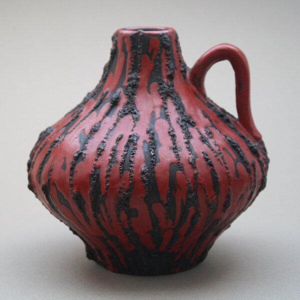 Ceramano 'Rubin' Fat Lava vase