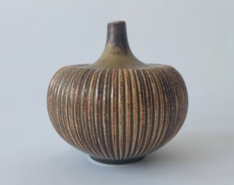 Langenthal porcelain vase designed by Pierre Renfer in 1975