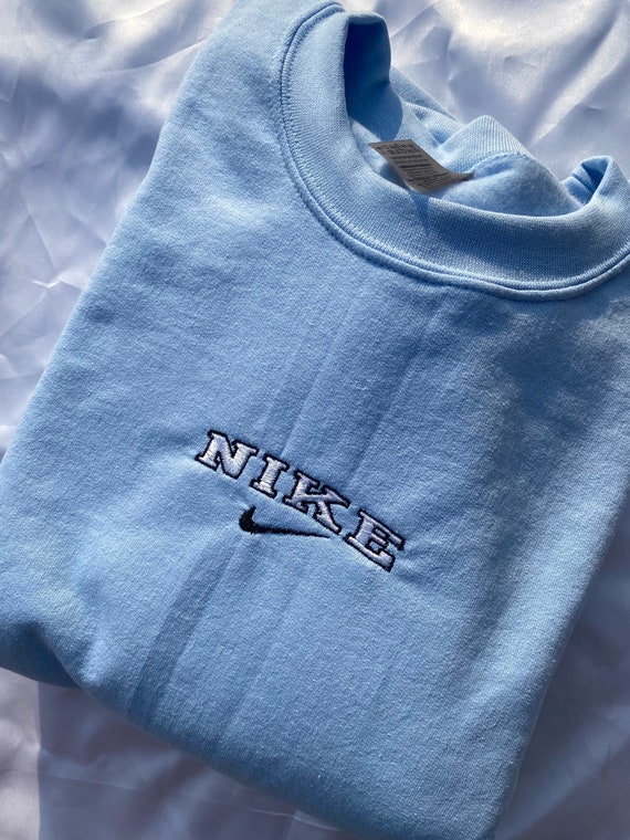 light blue nike crewneck sweatshirt