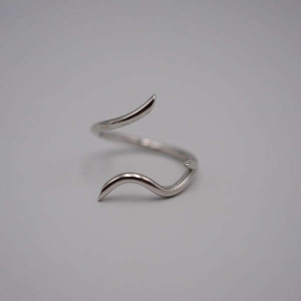 Vine Rhodium Roots Ring