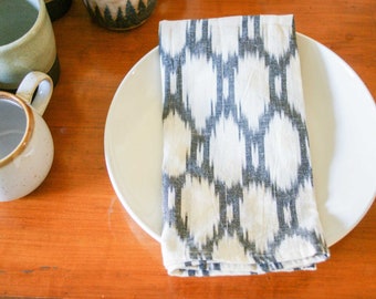 White Oval Cotton Ikat Napkin Set of 4