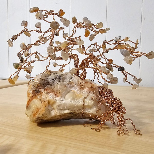 Copper Wire Bonsai Gem Tree, Earthy Agate on Dendrite Rock Base, Bonsai Art, Calming Home Decor, Grounding Meditation Decor Sculptural Arte