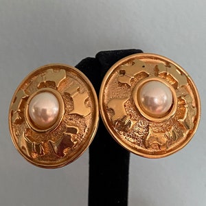 AGATHA PARIS Gold Plate & Pearl Scottie Dog Clip-On Button Earrings