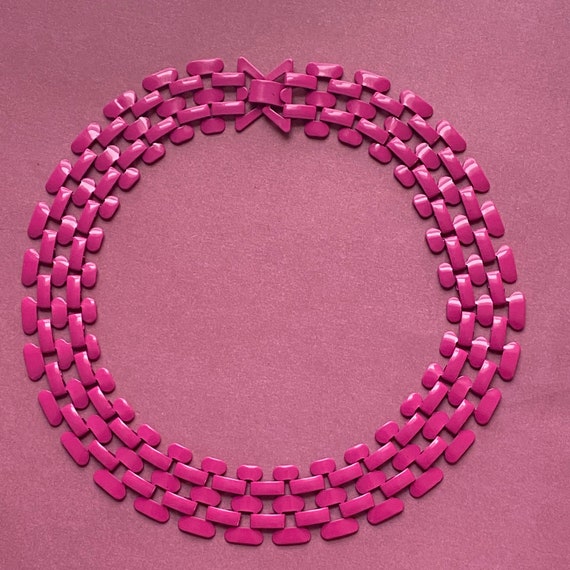 1960s/70s Hot Pink Enamelled Flat Link Bib Neckla… - image 4