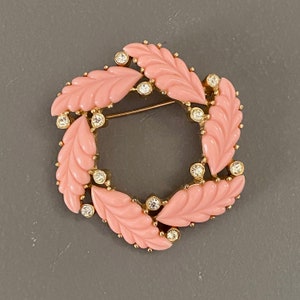 Rare KRAMER Pink Thermoset Plastic & Clear Rhinestone Circular Wreath Brooch