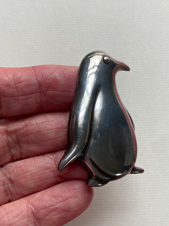 Handsome ZINA Sterling Dimensional Penguin Brooch - image 6