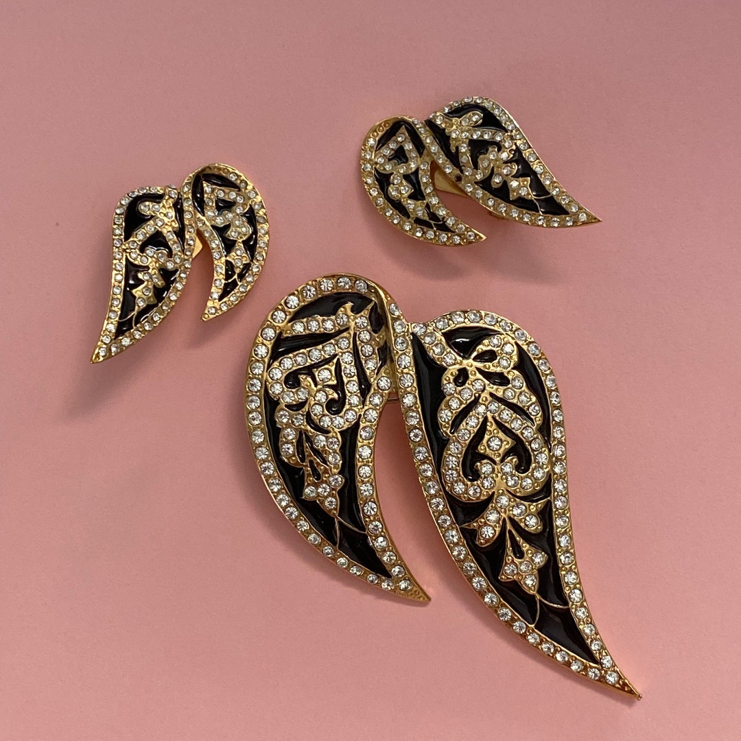 Spanish-inspired BUTLER Gold, Black Enamel & Clear Crystal Brooch ...