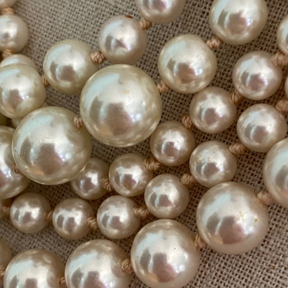 Glamorous 5-Strand Knotted Creamy Glass Pearl Bea… - image 3