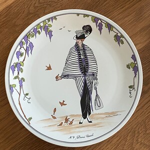 VILLEROY & BOCH Early 20th Century French Fashions Decorative Porcelain Plate N. 4, Demi-Deuil