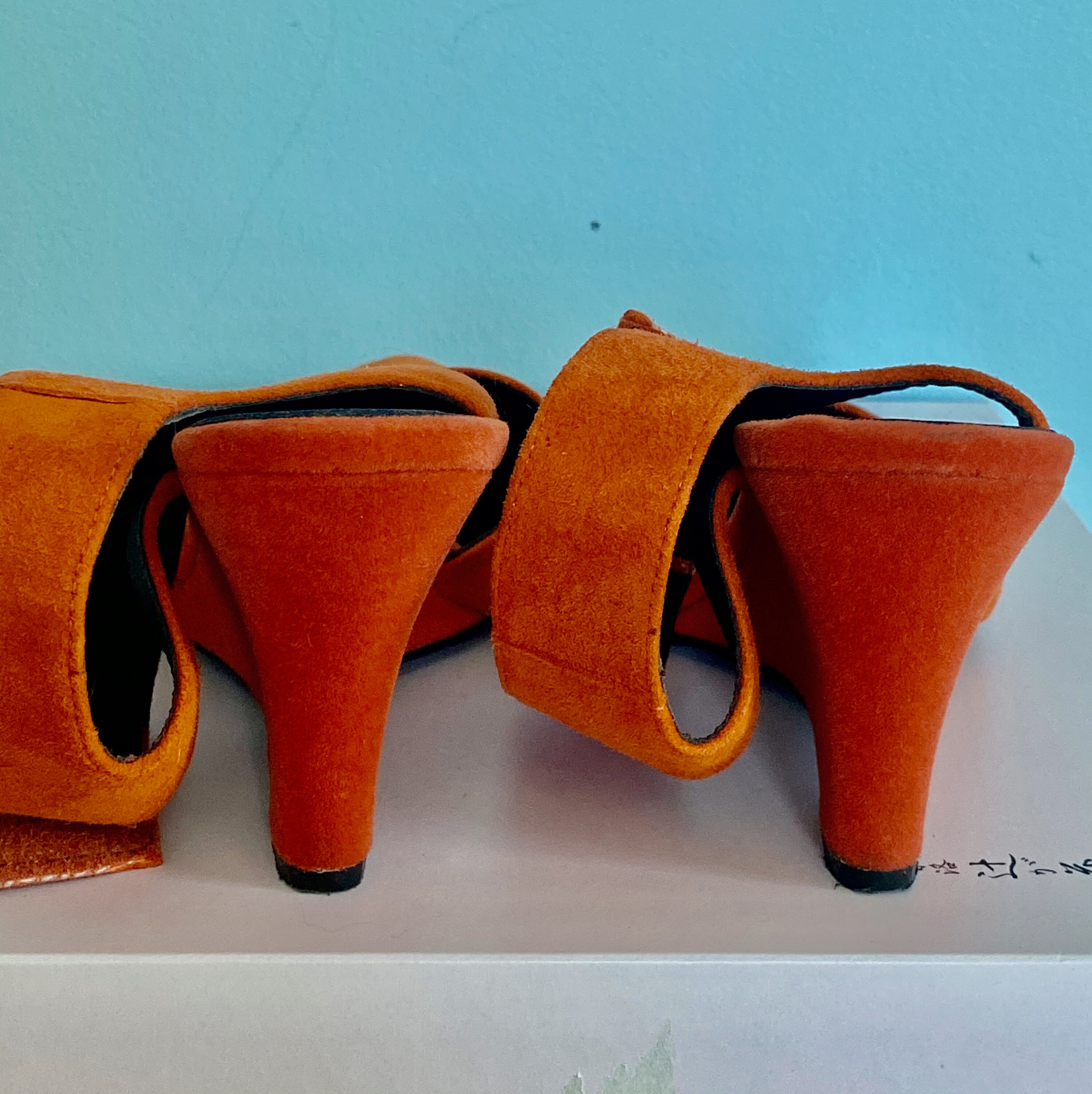 CÉLINE オレンジ スエード ハイヒール　Vintage　CELINE CELINE Paris Burnt Orange Suede Ankle Strap Shoes Size EU36