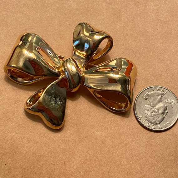 Large Classic CINER Gold Plated Bow Brooch - image 6