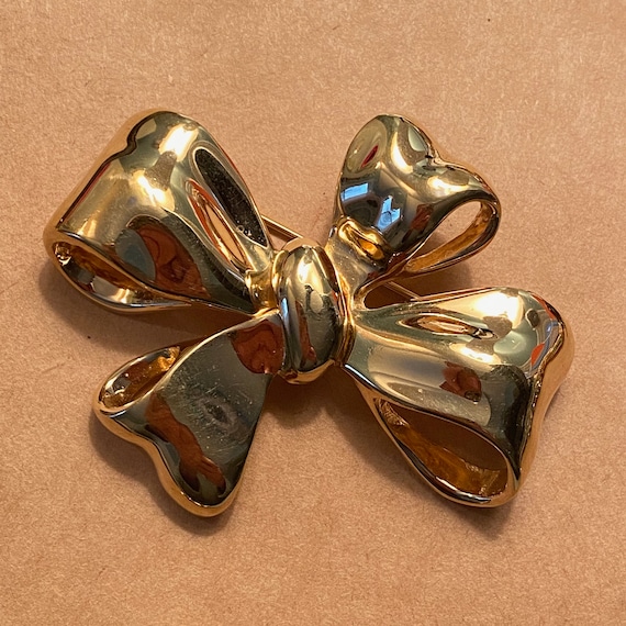 Large Classic CINER Gold Plated Bow Brooch - image 1