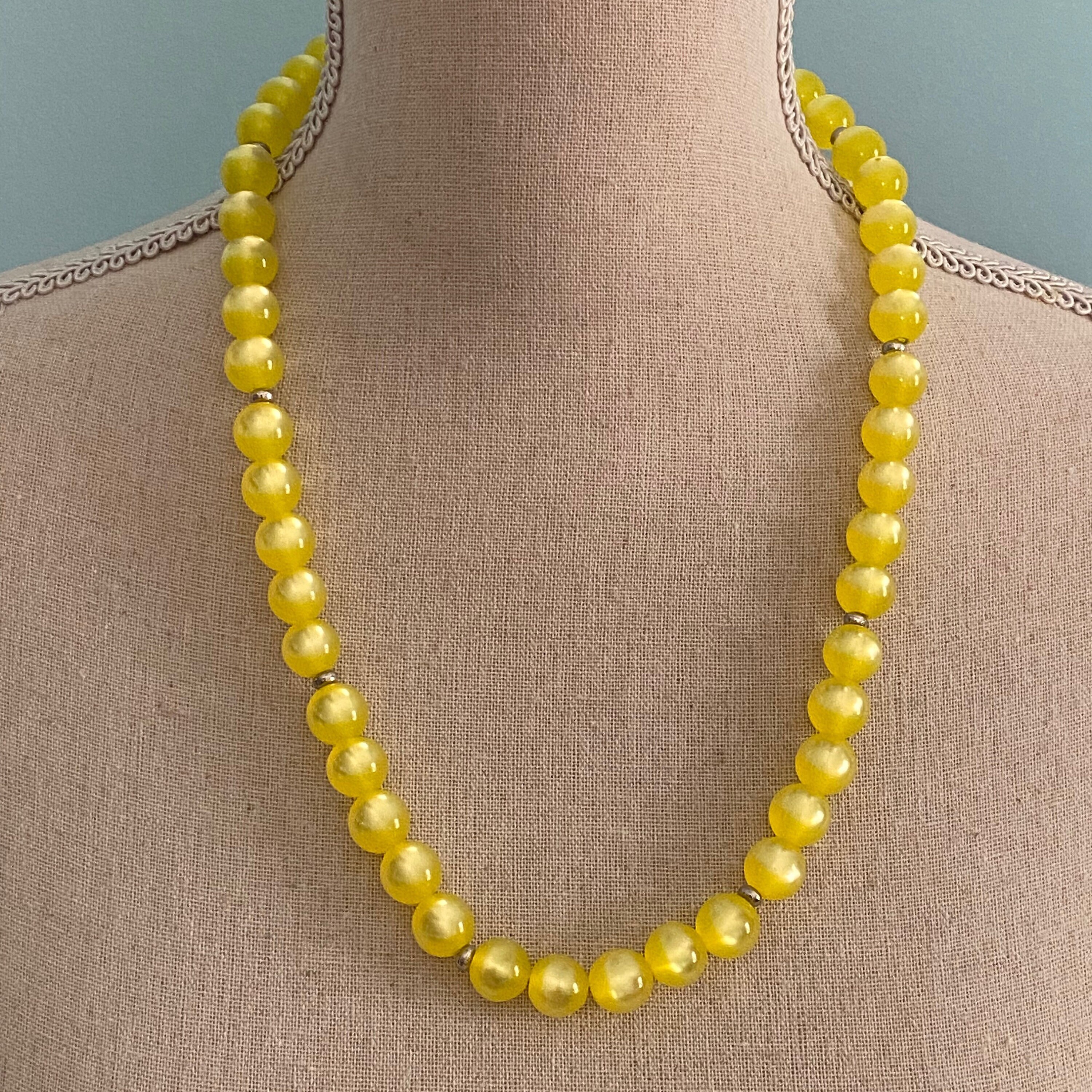 Collier ras de cou avec boules de résine orange ou bleu au choix vintage 1960 - France