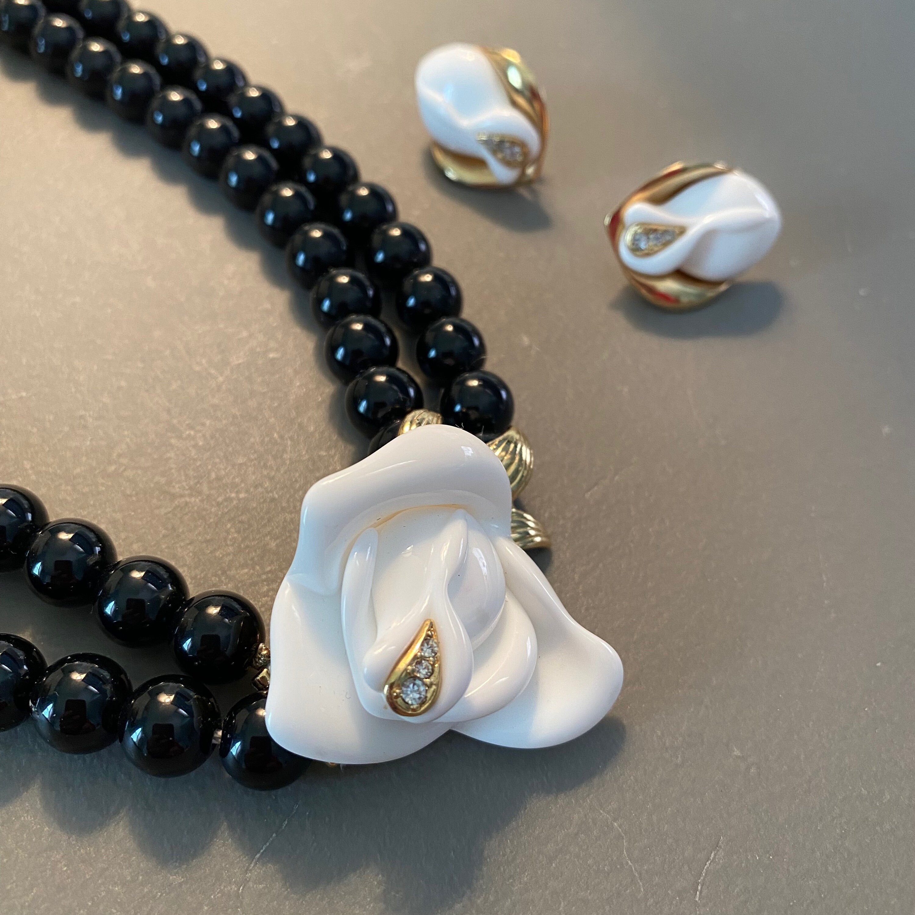 Glamorous KJL for AVON Midnight Rose Lucite and Gold Necklace