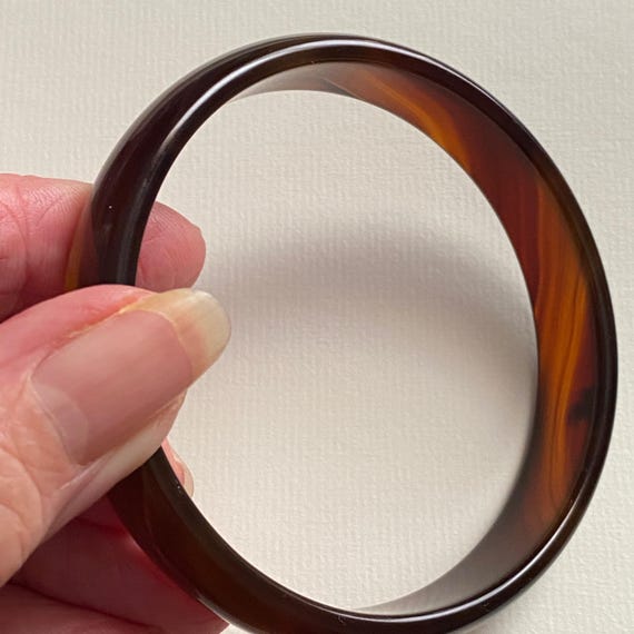 Simply Elegant Translucent Brown & Caramel Banded… - image 5