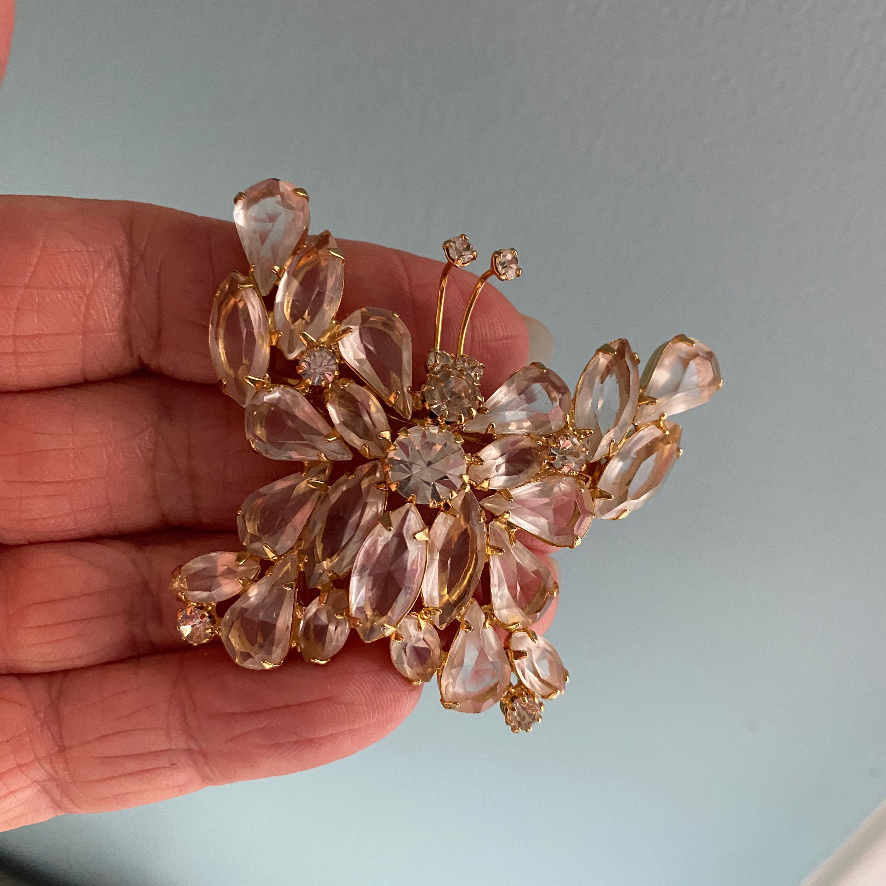Méga Broche Papillon Dorée à Cristal AB Transparent - Bijou Ailes De Buisson, Cocon Jardin - Neuf Sans Emballage