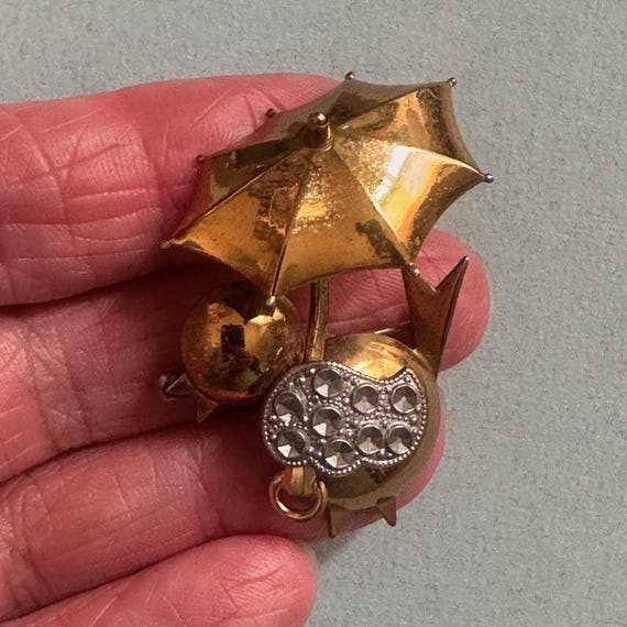 Petite Broche Parapluie Métal Doré & Strass - Sans Marque, Neuve Sans Emballage, Style Mignon
