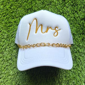 Custom Embroidered Bridal Trucker Hat | Mrs Hat | Retro Mesh Hat for Bachelorette Part | Wedding Gift | Bride Hat