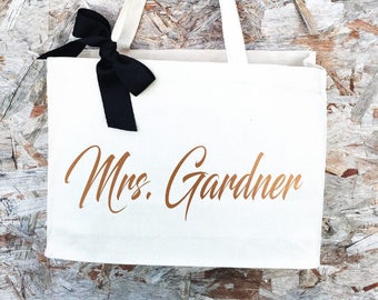 Future Mrs tote, future mrs gift Mrs tote, bride gift, bride to be tote, future Mrs tote bag, wedding tote, bachelorette party bridal shower