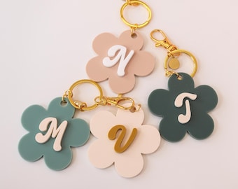 Boho Flower Keychain, Personalized Flower Keychain, Custom Initial Keyring, Boho Acrylic Bag Charm, Cute Gift for Her, Bridesmaids keychain