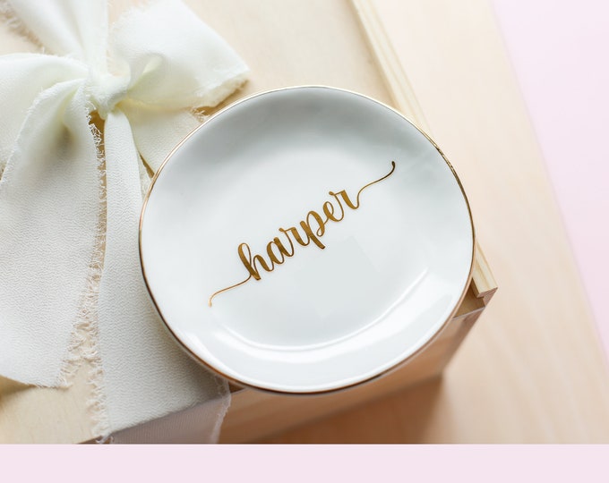 Personalized Jewelry Dish / Personalized Gift for Her / Gift for Mom / Bridesmaid Gift / Engagement Gift / Botanic Jewelry Gift/ Custom dish