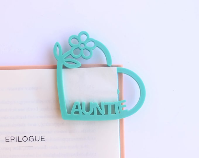 Personalized Heart Acrylic Bookmark, Book Lover Gifts, Personalized Bookmark, Acrylic bookmark, Bookworm gifts, Heart Bookmark, Gift for Mom