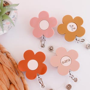 Flower Badge Reel, Aesthetic Badge Reel,  Retractable ID badge reel nurse badge reel, badge accessories gift for nurse, for her, for teacher