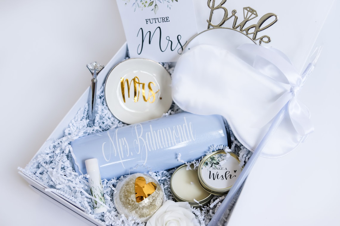 Future Mrs gift Bride to be Box Fiance Gift Engagement Gift image 1