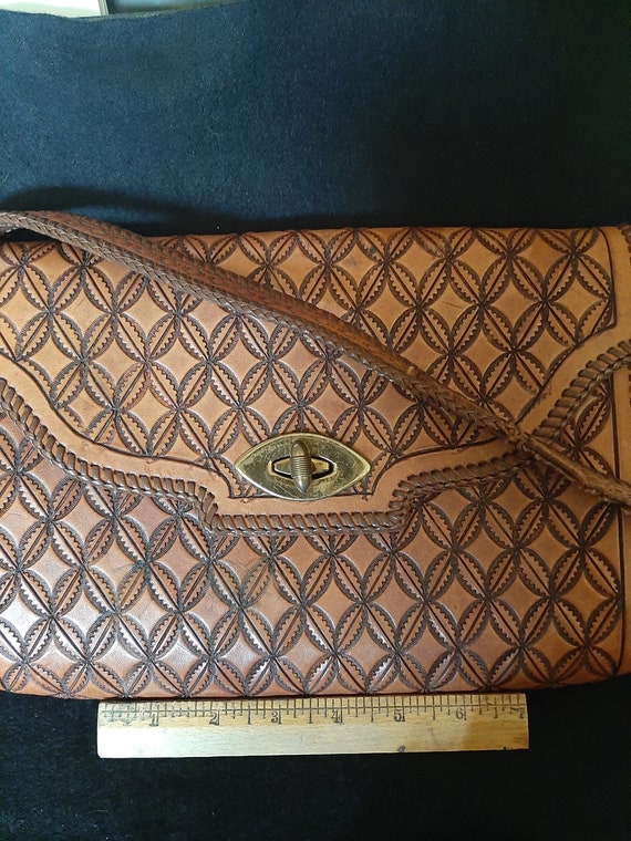 1950's Mexican Hand Tooled Leather Purse - image 3