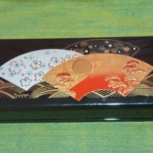doos vintage japanse lakdoos zwarte sieraden bento goud fans kanjis origineel Japan