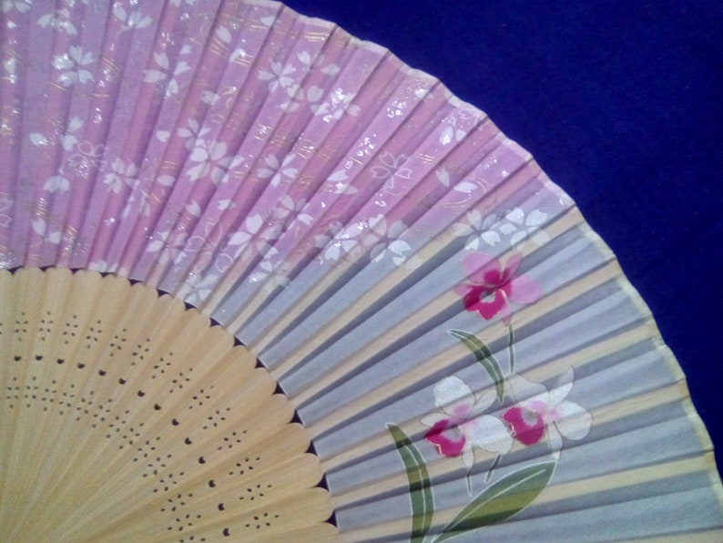 Vintage japanese fan hand fan original Japan handpainted flowers golden waves silk wood folding fan pink white silver gold sakura flowers