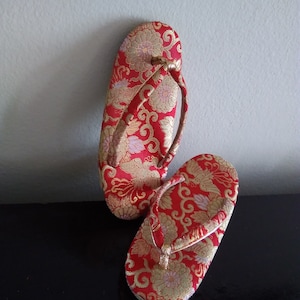 zoris getas vintage japanese shoes gold orange flowers birds kimono sandals handmade Japan