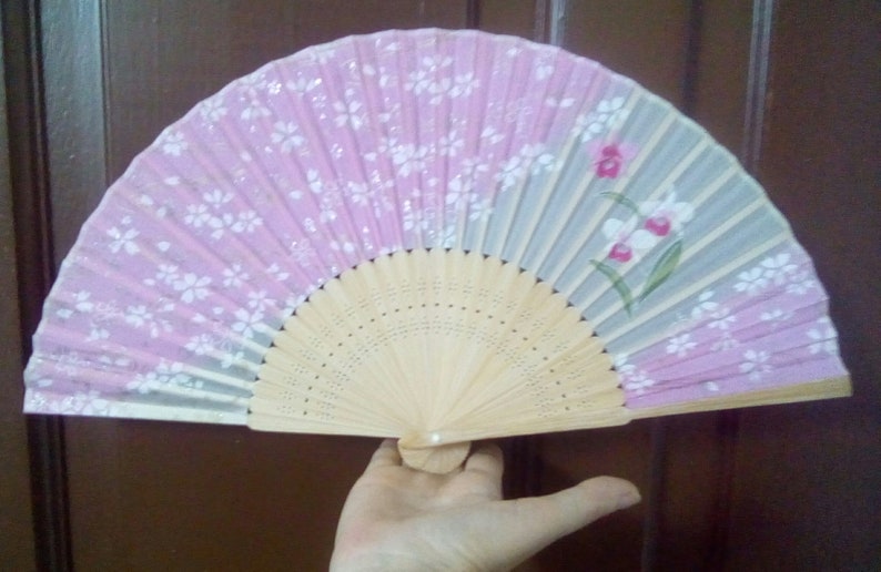 Vintage japanese fan hand fan original Japan handpainted flowers golden waves silk wood folding fan pink white silver gold sakura flowers