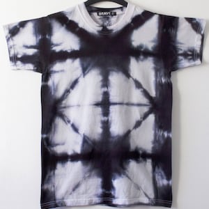 T-shirt da uomo tinta in cravatta nera S/tshirt tinta in cotone nera/shibori nera/tinta in cotone