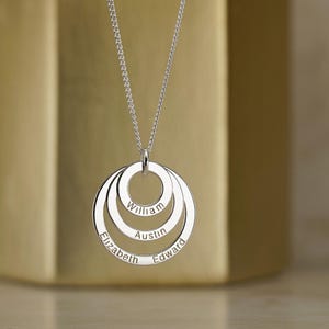 Silver Three Rings with Names Pendant, Personalised Family Circles. Mother&#39;s Day Jewellery Gift Idea for Mum, Wife, Her
