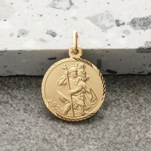 9ct Gold St Christopher Pendant, 16mm Diameter, Diamond Cut Border Pattern, Option for Personalised Engraving to Back, Optional Chain